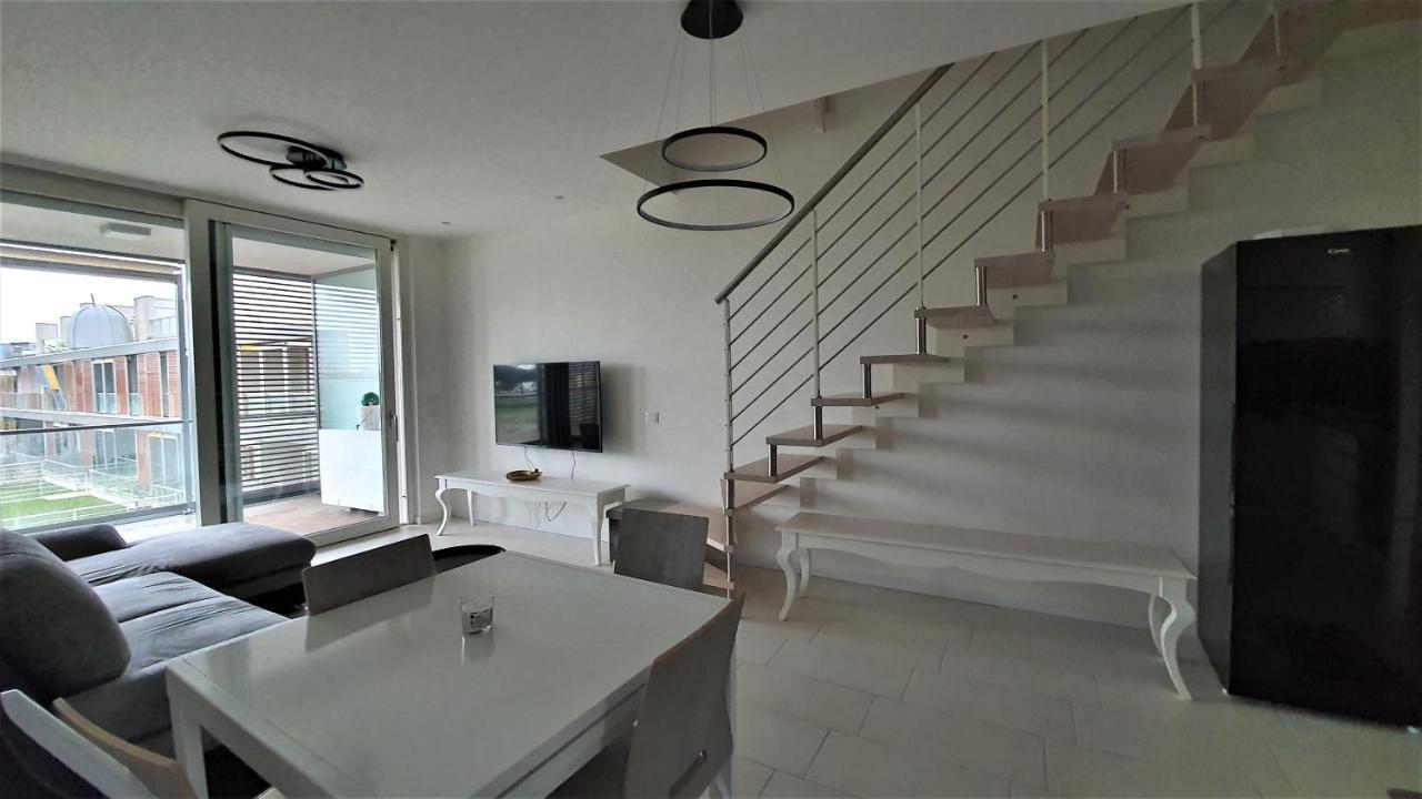 Isola Blu Luxury Apartment 리도 디 예솔로 외부 사진